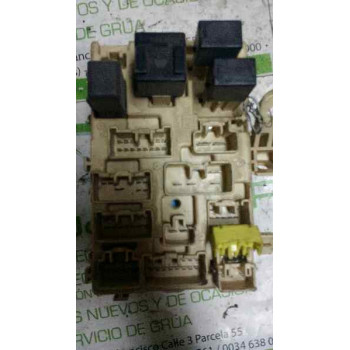 Caja Reles - Fusibles de Toyota Hilux, Año: 2005